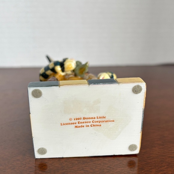 Donna Little Kitt'in Littles by Enesco CAT figurine - "A Little Bit Proud" 1997 - Picture 4 of 10